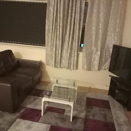 Lovely Shared 3 Bed Home Near The Thames Thamesmead  Luaran gambar