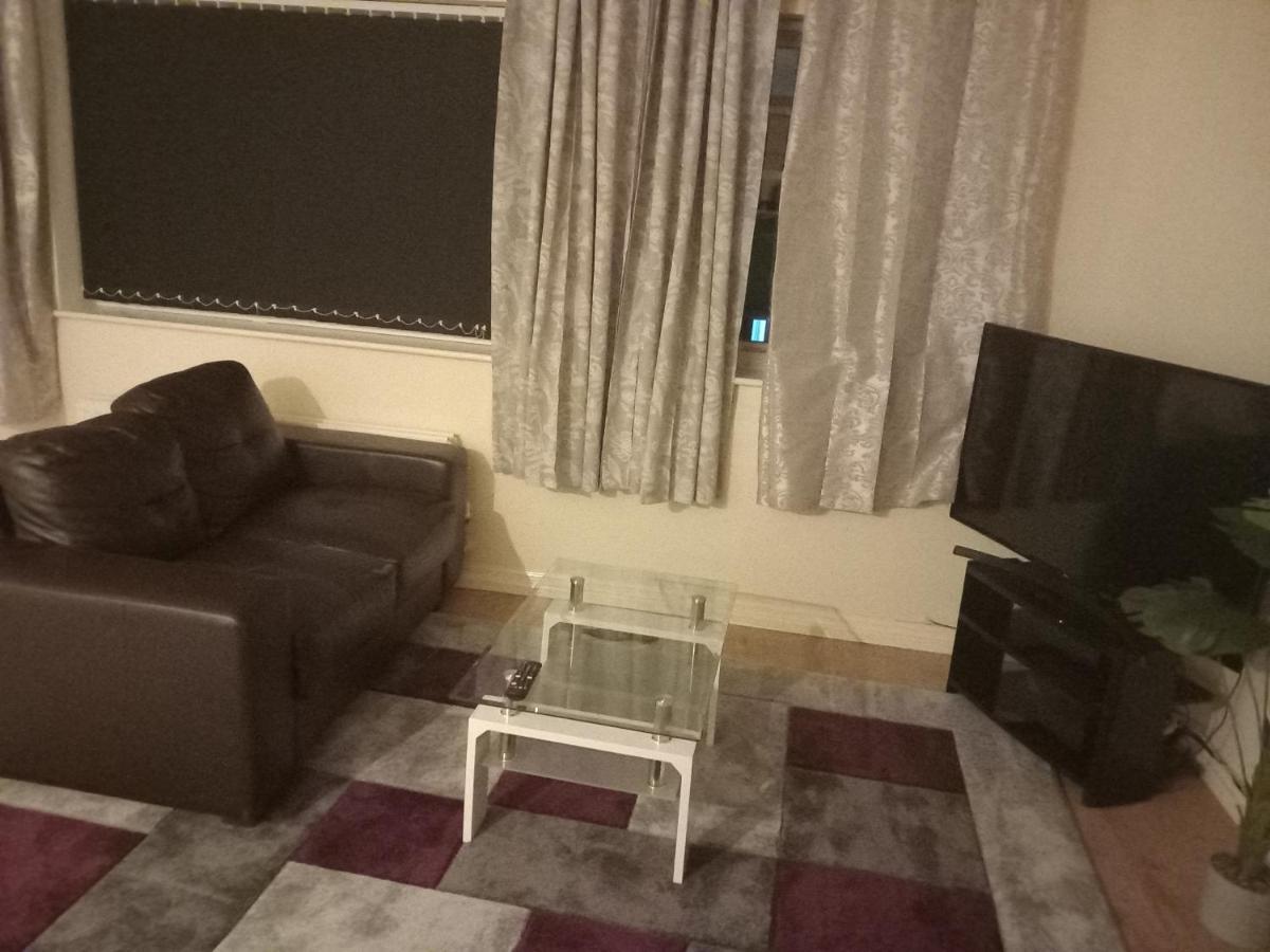 Lovely Shared 3 Bed Home Near The Thames Thamesmead  Luaran gambar